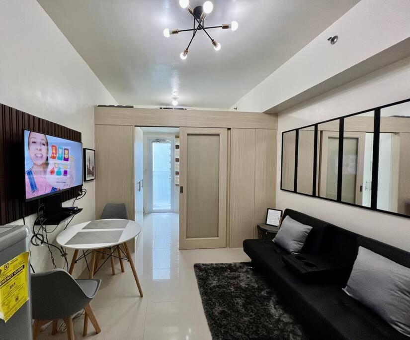 Jazz Residences - 1 Bedroom With Balcony - Cable, Wifi & Netflix 마닐라 외부 사진